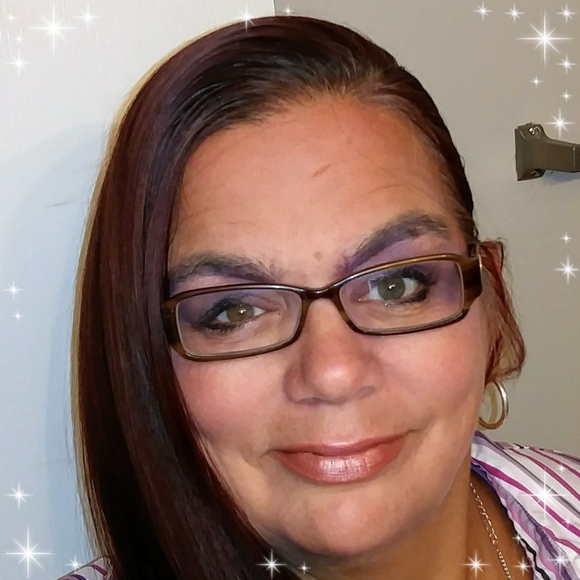 Meet your Posher, Rae - Picture 1 of 1